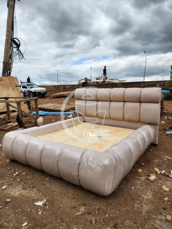 Queen size bubble bed